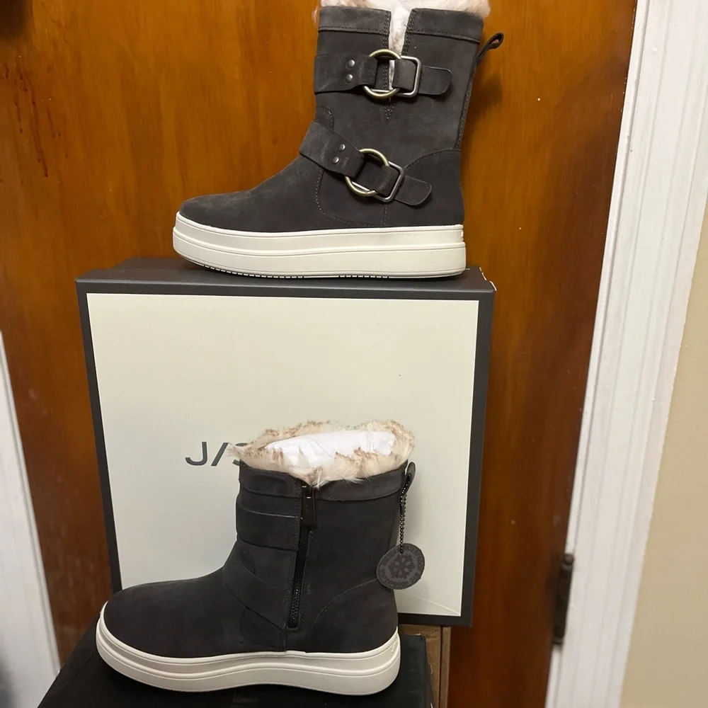 🆕. J/SLIDES women's Nelly dark grey waterproof suede platform faux fur boot… 7